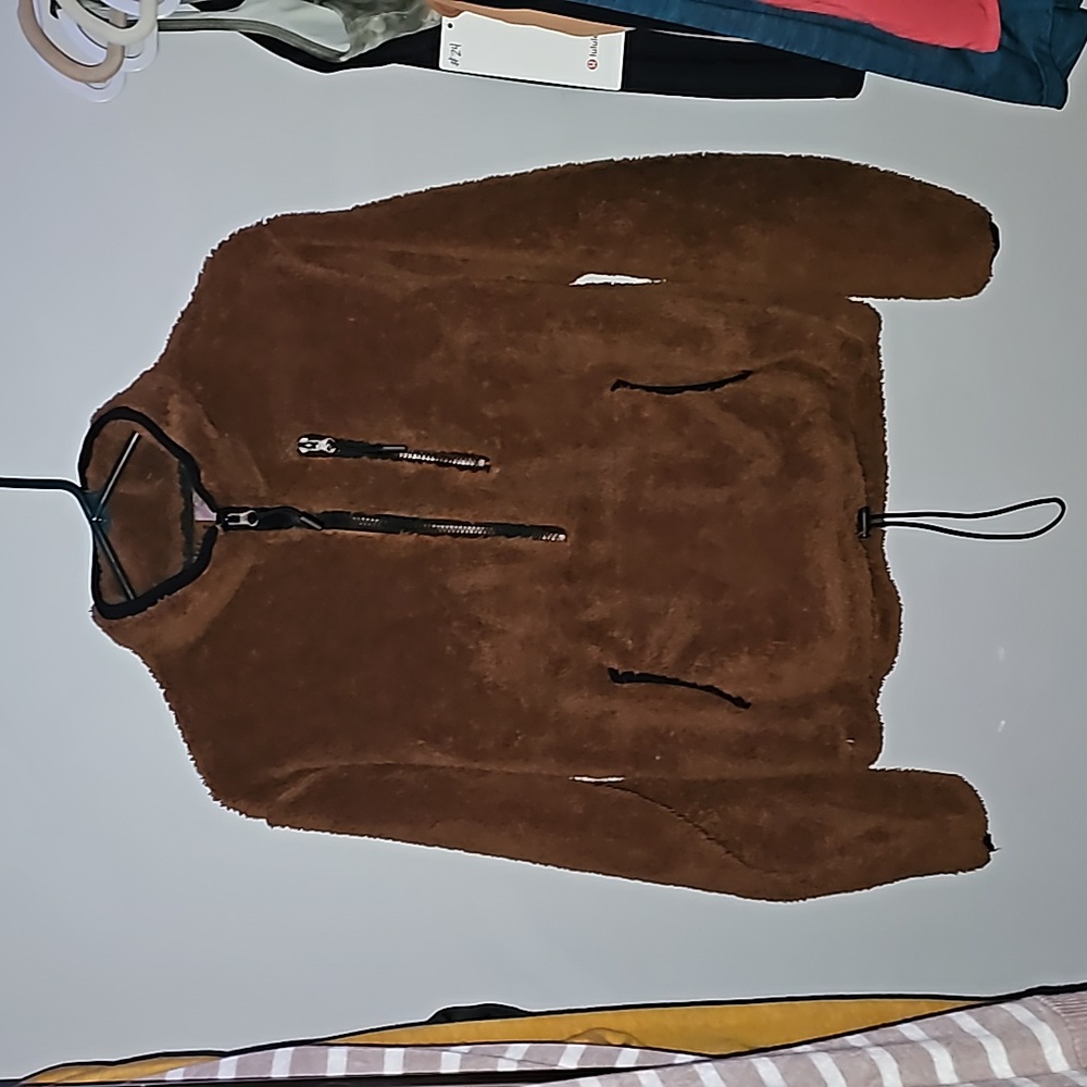 No Boundaries Womens sz small 3-5 fuzzy half zip with kangaroo front pocket.